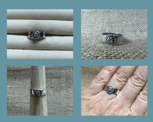 RING: PRESSED FLOWER