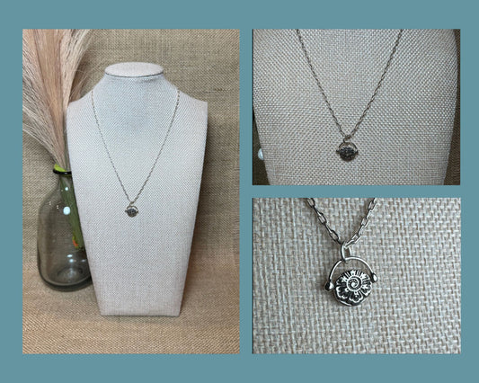 NECKLACE: PRESSED FLOWER