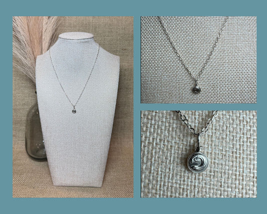 NECKLACE: LITTLE WAVES PENDANT