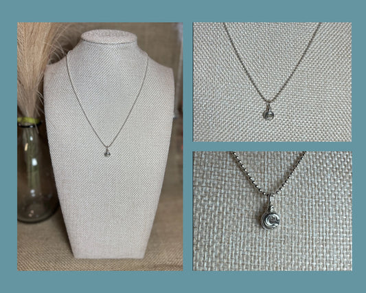 NECKLACE: LITTLE WAVES PENDANT